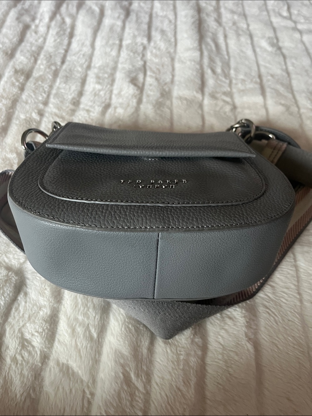 Ted Baker London Amali Leather Crossbody and Shoulder Gray Bag - Picture 11 of 12